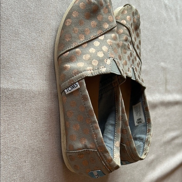 Toms Gray Polka Dot Slip-On Flats - Picture 2 of 4